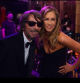 Alex Levy (Jennifer Aniston), con el diseño de Valentino en 'The Morning Show', junto a Pierpaolo Piccioli