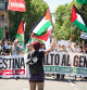 Decenas de personas durante una manifestación estatal en conmemoración de Al Nakba palestina, a 11 de mayo de 2024, en Madrid (España). Madrid ha acogido una manifestación estatal en conmemoración de la Nakba palestina convocada por Asambleas con la resistencia palestina, de la que forman parte más de treinta organizaciones. Los manifestantes muestran su apoyo a Palestina y condenan los hechos ocurridos en Gaza. Además, piden al Gobierno la ruptura de relaciones y el embargo de armas a Israel. La Nakba se refiere al éxodo del pueblo palestino durante la guerra árabe-israelí de 1948.