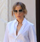 Jennifer Lopez con su look casual para buscar su nueva casa en Beverly Hills