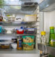 Conoce los riesgos sobre almacenar tus alimentos en contenedores dentro de tu nevera