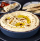 Hummus con aceite picante