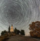 Noche de lluvia de estrellas leónidas en el santuario de Puig-agut.