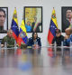 Delcy Rodríguez (c), hablando en una reunión este domingo, en Caracas