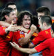 Carles Puyol es felicitado por sus compañeros después de marcar el 0-1 durante el partido Alemania-España, de semifinales del Mundial de Fútbol de Sudáfrica 2010