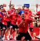 El portero de la selección española de fútbol, Pepe Reina, junto a sus compañeros, animaron la fiesta en el escenario del Puente del Rey, en Madrid