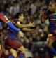 Eric Abidal celebra su primer gol como jugador del Barça
