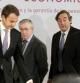 El presidente del Gobierno, José Luis Rodríguez Zapatero, acompañado de los líderes sindicales de CC.OO y UGT, Toxo y Méndez y del presidente de la patronal, Rosell, antes de iniciarse el acto celebrado hoy en Moncloa