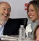 El vicepresidente primero del Gobierno, Alfredo Pérez Rubalcaba y la ministra de Defensa, Carme Chacón, durante la reunión del Comité Federal del PSOE