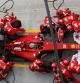 Alonso, durante una de sus paradas en el 'pit lane'