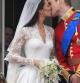 El Príncipe Guillermo y Catalina se besan en el balcón del Palacio de Buckingham tras casarse.