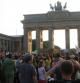 La manifestación de los indignados ante la Puerta de Brandenburgo, en Berlín