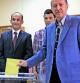El primer ministro turco, Recep Tayyip Erdogan, ejerce su derecho al voto en un centro electoral en Estambul (Turquía)