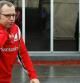 El director deportivo de Ferrari, Stefano Domenicali, camina por el "paddock" antes del inicio del Gran Premio de Fórmula Uno de Canadá