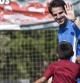 El centrocampista Cesc Fàbregas, jugador del Arsenal inglés y pretendido por el Barcelona, durante su participación en el campus infantil que organiza en Tordera (Barcelona)