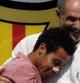 El centrocampista Thiago Alcántara (i) y el director deportivo del FC Barcelona. Andoni Zubizarreta, se abrazan tras el acuerdo al que han llegado el jugador y el club para mejorar y ampliar el contrato de Thiago hasta el 30 de junio de 2015