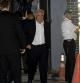 Strauss-Kahn, a su salida por la puerta de servicio del afamado restaurante donde cenó el viernes