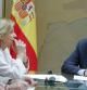 Zapatero, Salgado y Jáuregui, durante la reunión que mantuvieron en el Palacio de la Moncloa para seguir la evolución de la deuda