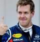 Sebastian Vettel, el bicampeón mundial de Fórmula Uno más joven de la historia, indica su lugar de 'número uno' con su característico gesto levantando el dedo índice