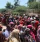 Familias del sur del país hacen cola para conseguir ayuda en Mogadiscio