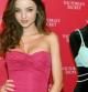 Miranda Kerr posa con el Fantasy Bra, sujetador que lucirá durante el famoso desfile de Victoria's Secret