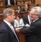 Alberto Fernández (PP) y el alcalde Trias, durante durante un pleno en el ayuntamiento