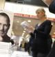 Ejemplares de la biografía de Steve Jobs escrita por Walter Isaacson en una librería