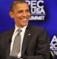 Barack Obama sonríe durante la Cumbre de CEO en la Cooperación Económica Asia-Pacífico (APEC) en Honolulu