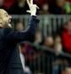 Josep Guardiola da órdenes a sus jugadores durante el encuentro ante el Rayo Vallecano