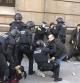 Imagen de los disturbios protagonizados esta mañana entre funcionarios de la cárcel de la Modelo de Barcelona y los Mossos d'Esquadra