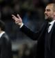 El entrenador del FC Barcelona, Josep Guardiola, da indicaciones durante el encuentro frente a Osasuna en los octavos de final de la Copa del Rey