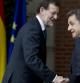 El presidente del Gobierno español, Mariano Rajoy, y el presidente de la República Francesa, Nicolas Sarkozy, se han saludado frente al Palacio de la Moncloa poco antes de iniciar su reunión