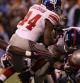 El corredor Ahmad Bradshaw, de los New York Giants, marca en un 'touchdown' de seis yardas en la final de la Super Bowl