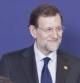 El presidente de la Comisión Europea Jose Manuel Barroso (izq), el presidente francés Nicolas Sarkozy (d) y el presidente español Mariano Rajoy (d) posa para la foto de familia del Consejo Europeo celebrado en Bruselas.
