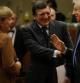 Angela Merkel, José Manuel Durão Barroso y Mario Monti conversando animadamente en Bruselas