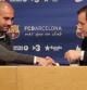 El entrenador del Barcelona, Pep Guardiola, se da la mano con el presidente del club, Sandro Rosell, al inicio de la rueda de prensa en la que se anunció que el técnico ha decidido poner punto y final a su trayectoria al frente del equipo catalán