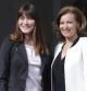 Carla Bruni, izquierda, junto a Valérie Trierweiler, en el Eliseo