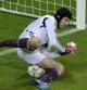 Cech le paró el penalti a Robben