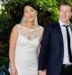 Fotografía cedida por Facebook que muestra a su fundador MarkZuckerberg con su esposa, Priscilla Chan, durante la boda en su residencia en Palo Alto, California (EE.UU.)