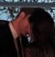Robert Pattinson y Kristen Stewart, se besan discretamente cuando piensan que no hay cámaras