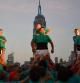 Los Castellers de Vilafranca empiezan a construir tres castillos paralelos en Nueva York