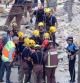 Los Bombers de la Generalitat en el hundimiento del edificio del número 16 de la calle Tallada de Lleida.