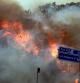 El fuego, cerca de la autopista en La Jonquera
