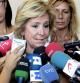 La presidenta madrileña Esperanza Aguirre responde a las preguntas de los medios de comunicación
