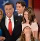 El candidato republicano a la Presidencia de Estados Unidos y exgobernador de Massachusetts, Mitt Romney, junto a los miembros de su familia