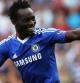 Michael Essien, nuevo jugador del Madrid, con la camiseta de su antiguo club, el Chelsea