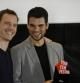 El actor Michael Fassbender y DavidVictori Blaya, ganador del premio'Your Film Festival', en el Festival de Venecia