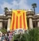La 'estelada' gigante desplegada por las JERC en el Parc Güell