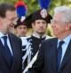 El jefe del Ejecutivo español, Mariano Rajoy (i), y su homólogo italiano, Mario Monti (d)
