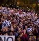 Vista de la plaza de Neptuno de Madrid donde gran número de personas permanecen congregadas, convocadas por la Coordinadora 25S