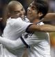 Pepe y Kaká se abrazan ante Cristiano Ronaldo tras el gol del central ante el Deportivo de la Coruña